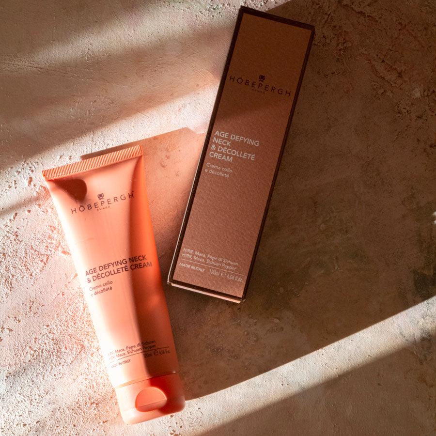 AGE DEFYING NECK & DÉCOLLETÉ CREAM